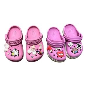 2 Pairs Of Toddlers Girls Iconic Crocs Comfort Size 7 Pink